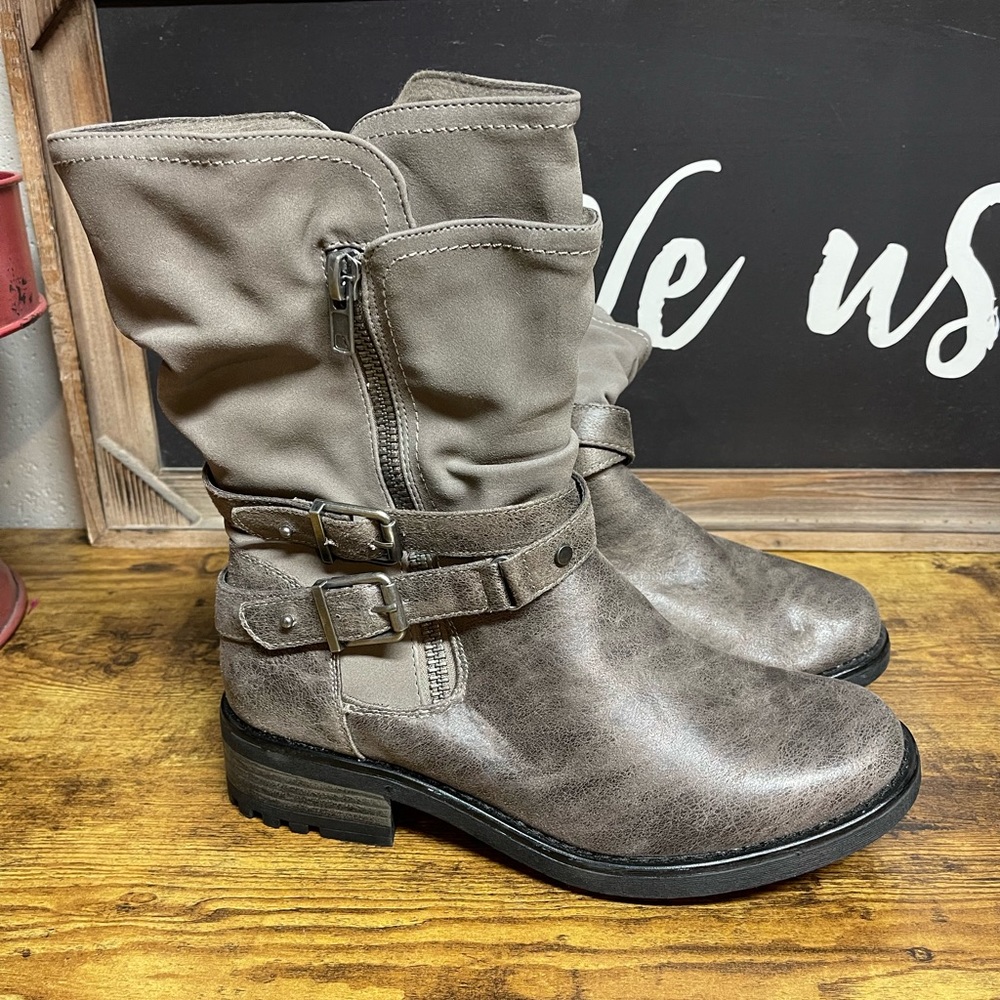Brand new gray torrid boots